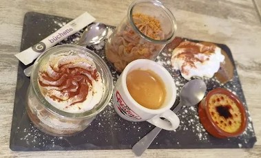 Café gourmand avec mignardises maison
